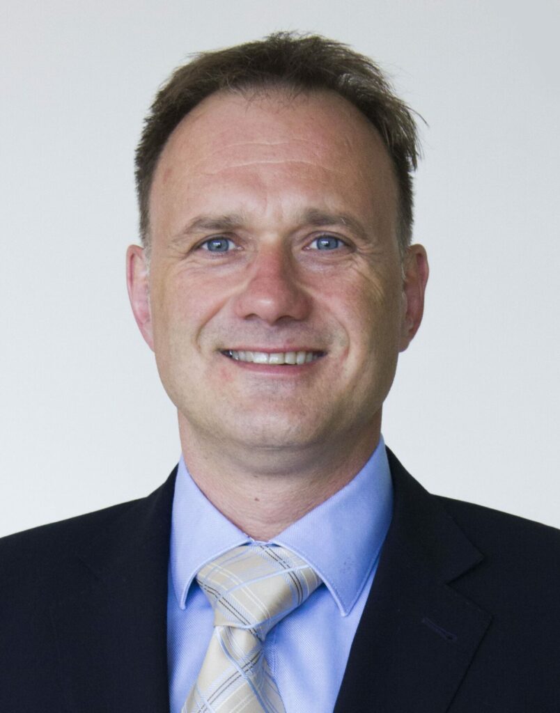 Mario Weissensteiner lächelt in die Kamera