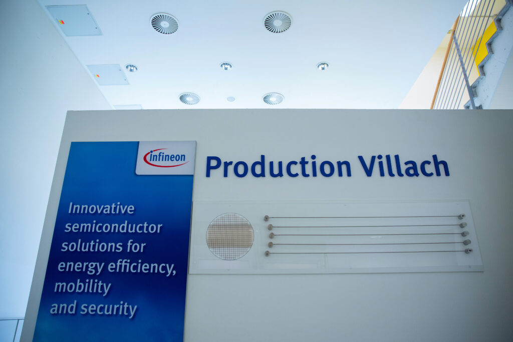Schild von infineon mit Aufschrift Production Villach 