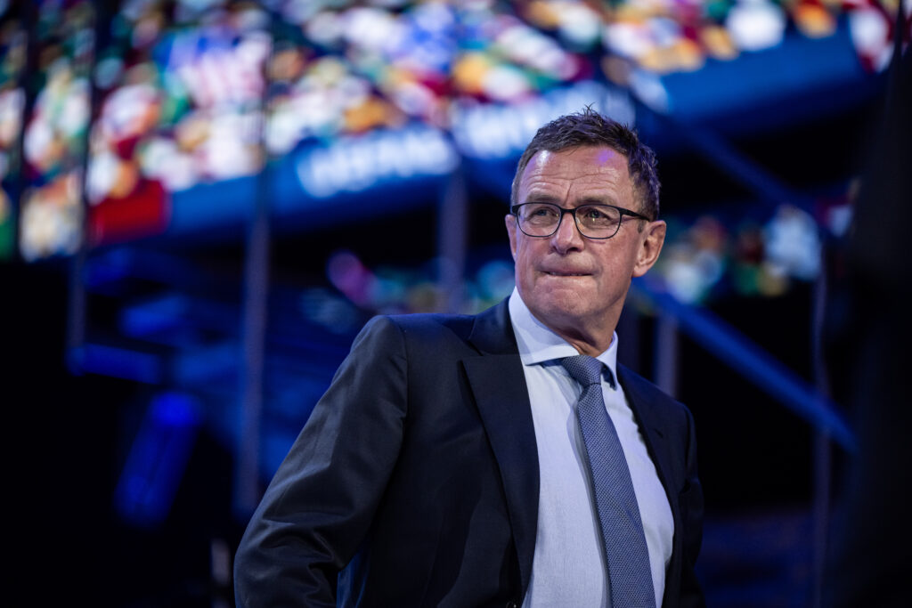 Ralf Rangnick beißt sich auf die Lippen