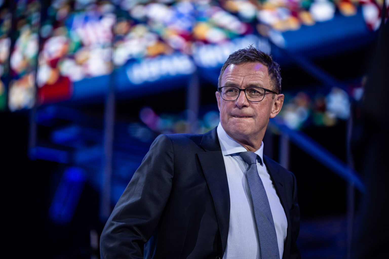 Ralf Rangnick beißt sich auf die Lippen