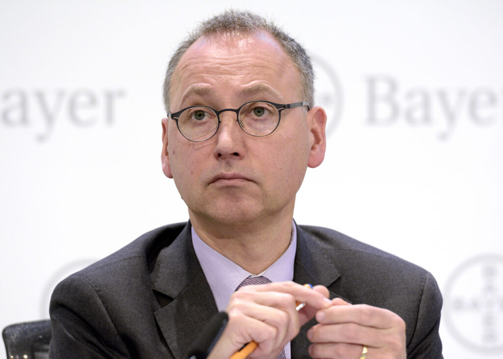 Werner Baumann blickt skeptisch