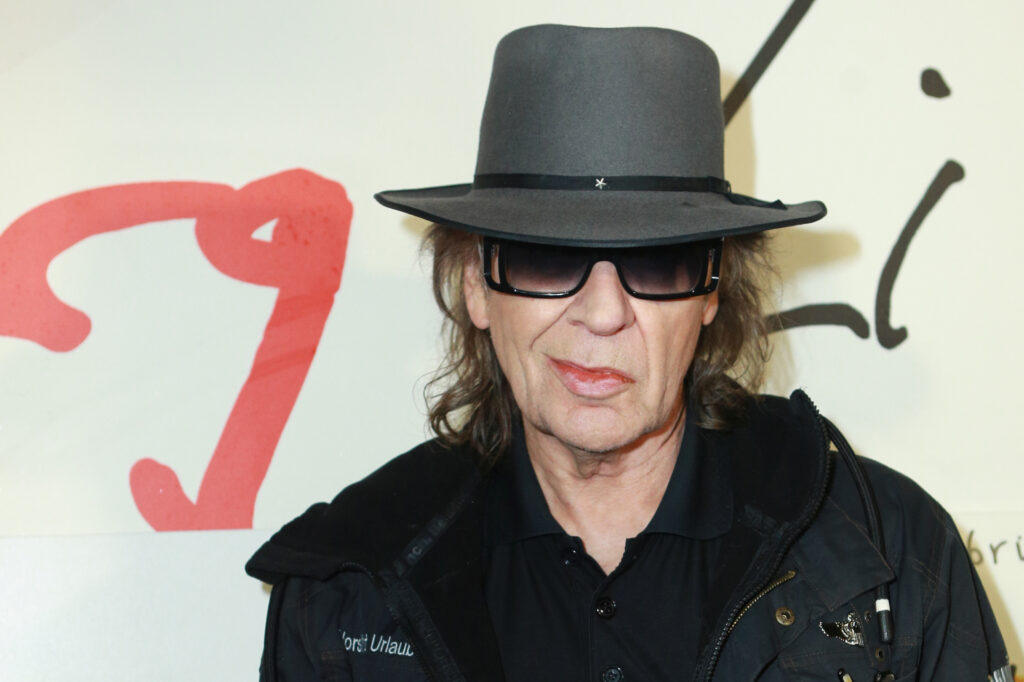 Udo Lindenberg mit schwarzem Hut und Sonnenbrille