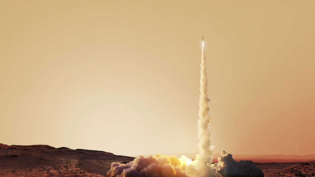 Rakete startet bei Sonnenaufgang