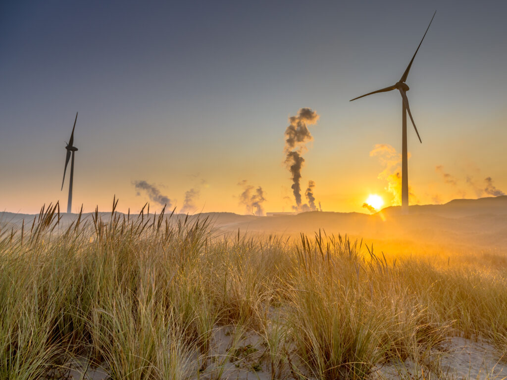 Windräder im Sonnenuntergang