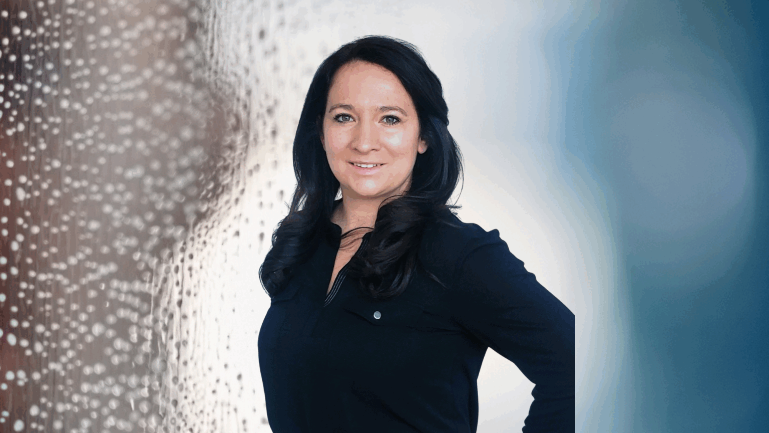 Carmen Knaus-Moises führt Glanzpunkt Gebäudemanagement GmbH mit Begeisterung und Struktur. Das Unternehmen bietet zuverlässige Reinigungslösungen in Graz, die auf Qualität und Kundenzufriedenheit setzen.