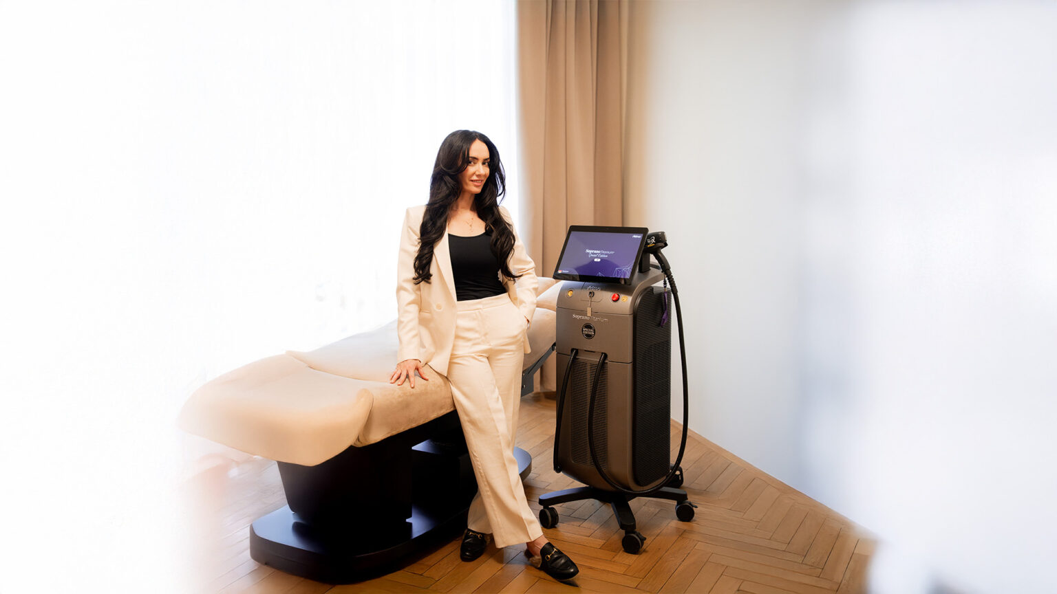 Saranda Ogradnig bietet in Graz medizinische Laser-Haarentfernung und individuelle Haut- und Haaranalysen. Einfühlsame Betreuung für glatte Haut mit System.