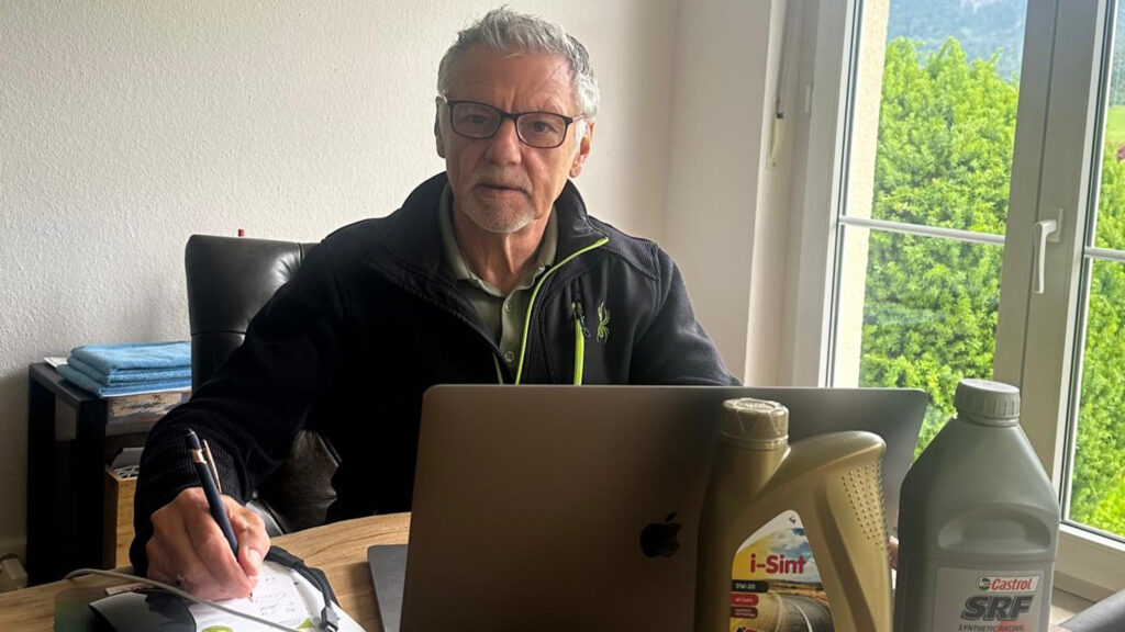 Ernst Mähr, Gründer der Doma GmbH, hat eine Lücke im Motoröl-Markt erkannt und bietet mit hochwertigen Produkten und fairen Preisen eine attraktive Lösung für Privatkunden und kleine Werkstätten ohne Markenvertrag.
