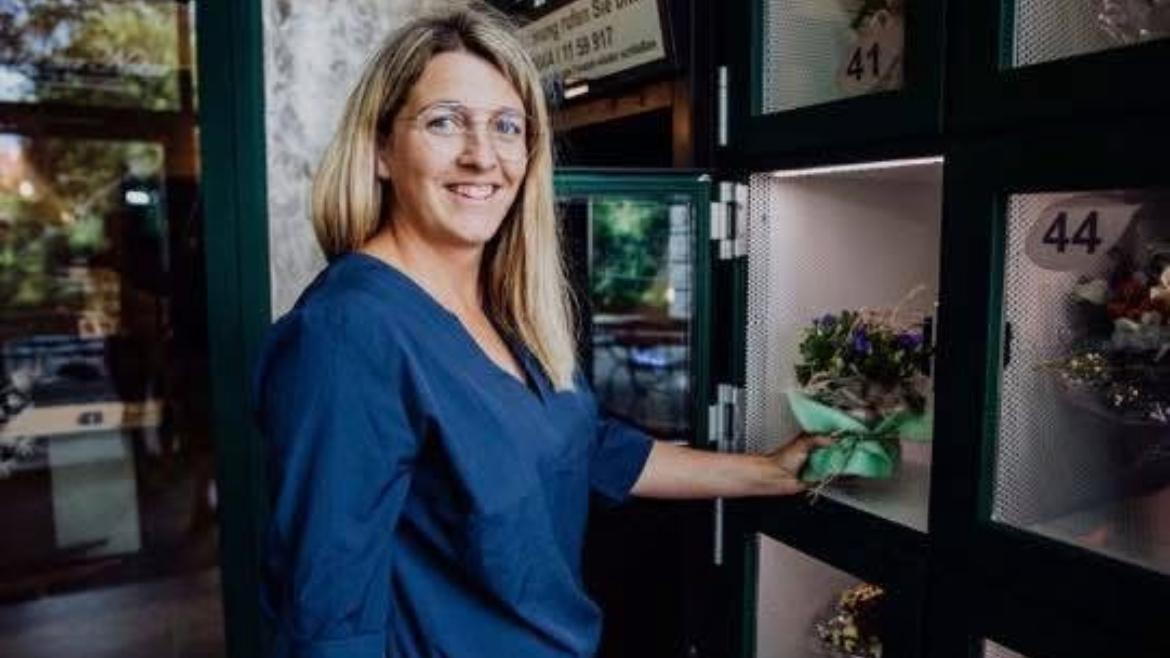 Blumen Catrin bietet rund um die Uhr frische Blumen über moderne Blumenautomaten in Offenhausen und Edt bei Lambach – mit täglicher Befüllung, Liebe zur Natur und persönlichem Service.