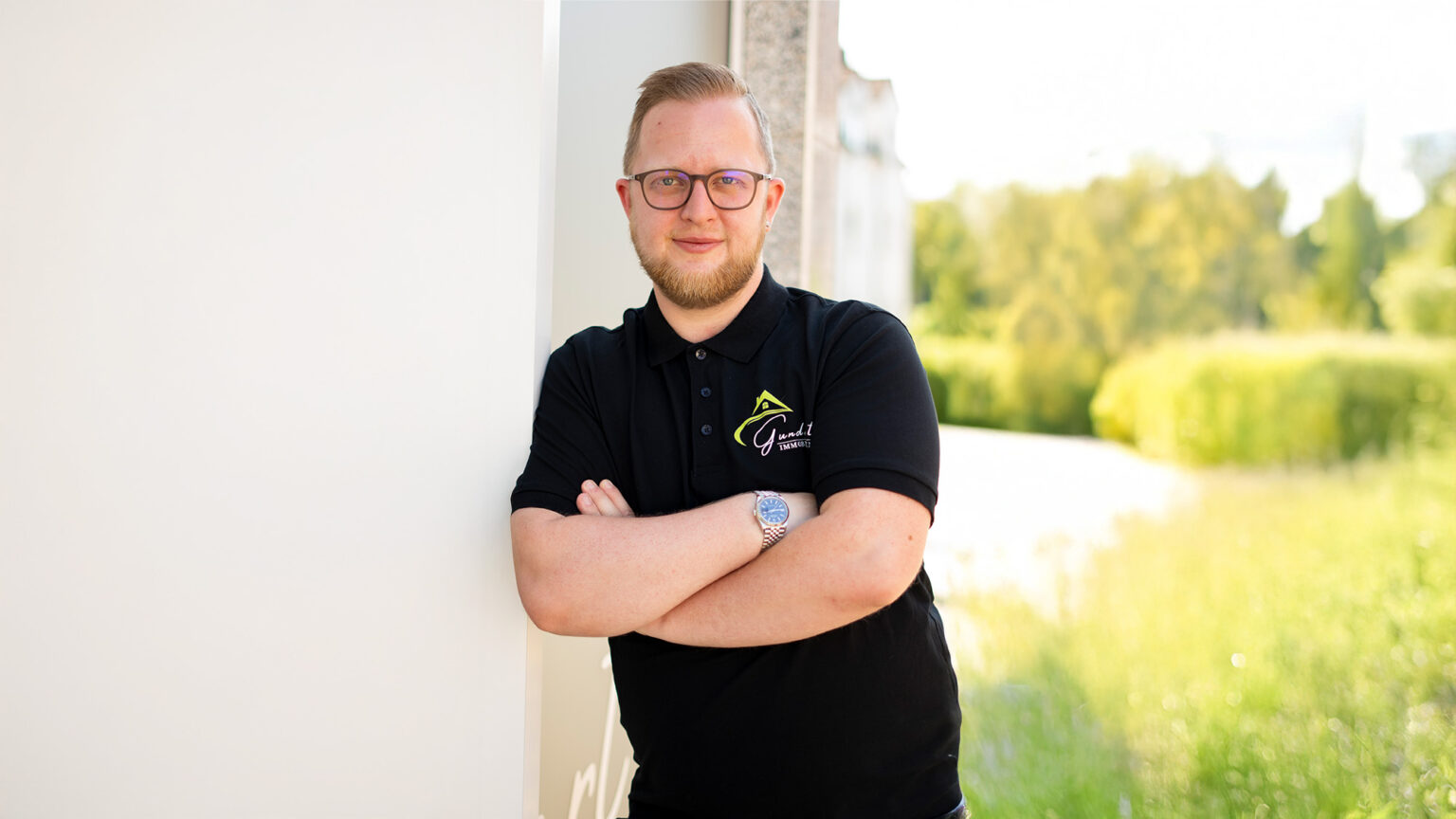 Fabian Gundert führt Gundert Immobilien in Limburg an der Lahn und gilt als zuverlässiger Ansprechpartner für Verkauf und Vermietung von Immobilien in der Region.