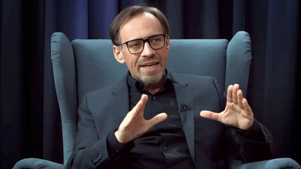 Oliver Antunovic von STANDARD IN GOLD GROUP über ein alternatives, goldgedecktes Geldsystem als Antwort auf digitale Abhängigkeit und instabiles Finanzsystem.