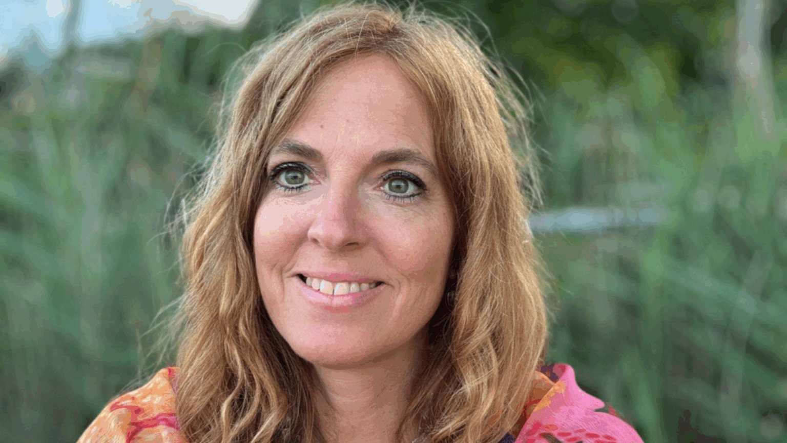 Asha Kolitscher vom BIOTIC INSTITUTE begleitet mit Schwester Marie-Luise Kolitscher Menschen in Transformationsprozessen – für mehr Selbstbewusstsein, emotionale Heilung und inneren Frieden.