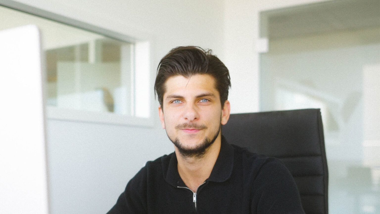 Julian Loos von der AdVenture Marketing GmbH unterstützt Handwerksbetriebe mit digitalen Recruiting-Lösungen und strategischem Performance-Marketing