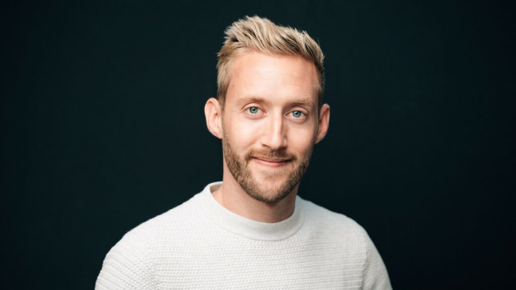 Thomas Brunner, Gründer der TOMORIS GmbH – IT-Partner in Österreich mit Fokus auf Digitalisierung für KMU, persönlicher IT-Betreuung und smartem IT-Outsourcing.