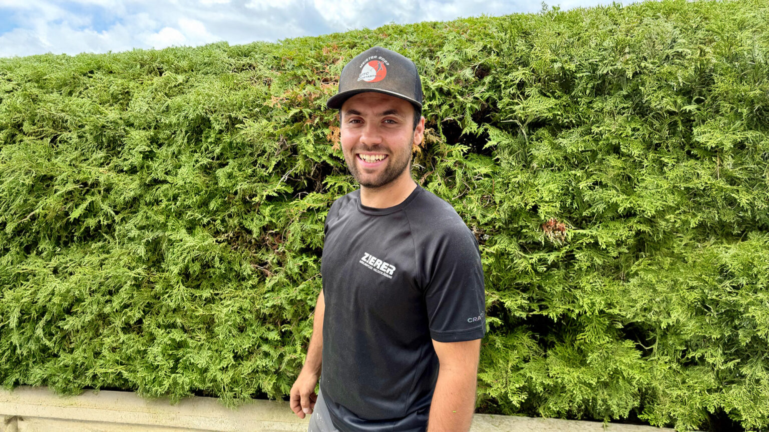 Lucca Zierer, Inhaber vom Forstunternehmen Kilian Zierer G.H. in Kumberg, ist Profi für Holzschlägerung und nachhaltige Grünraumpflege